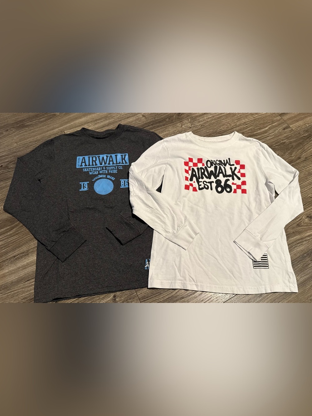 Airwalk White & Dark Gray Graphic Long Sleeve Tees